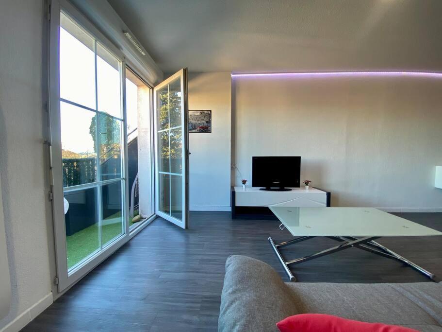 Le 24 Fevrier - Parking & Piscine - Vue Cite Medievale Carcassone Kültér fotó